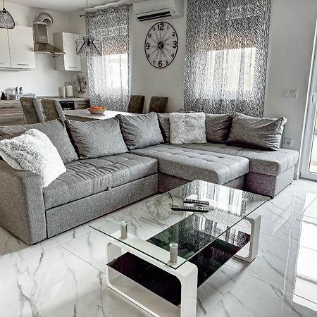 Brand New 2 Bed, 1 Bath Condo Zadar Exterior photo